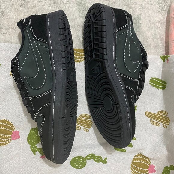 Nike Jordan 1 Low OG x Travis Scott "Black Phantom" - Picture 6 of 9